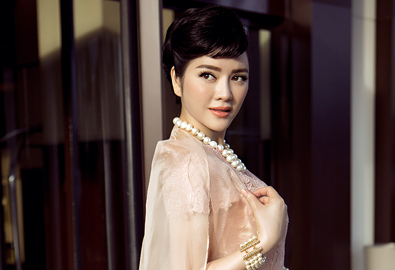 Lý Nhã Kỳ make-up như Audrey Hepburn